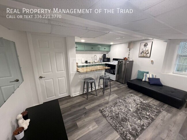 Foto del edificio - 513 S. Howthorne Road-Rear Basement Unit