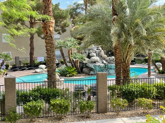 Foto del edificio - 4200 S Valley View Blvd