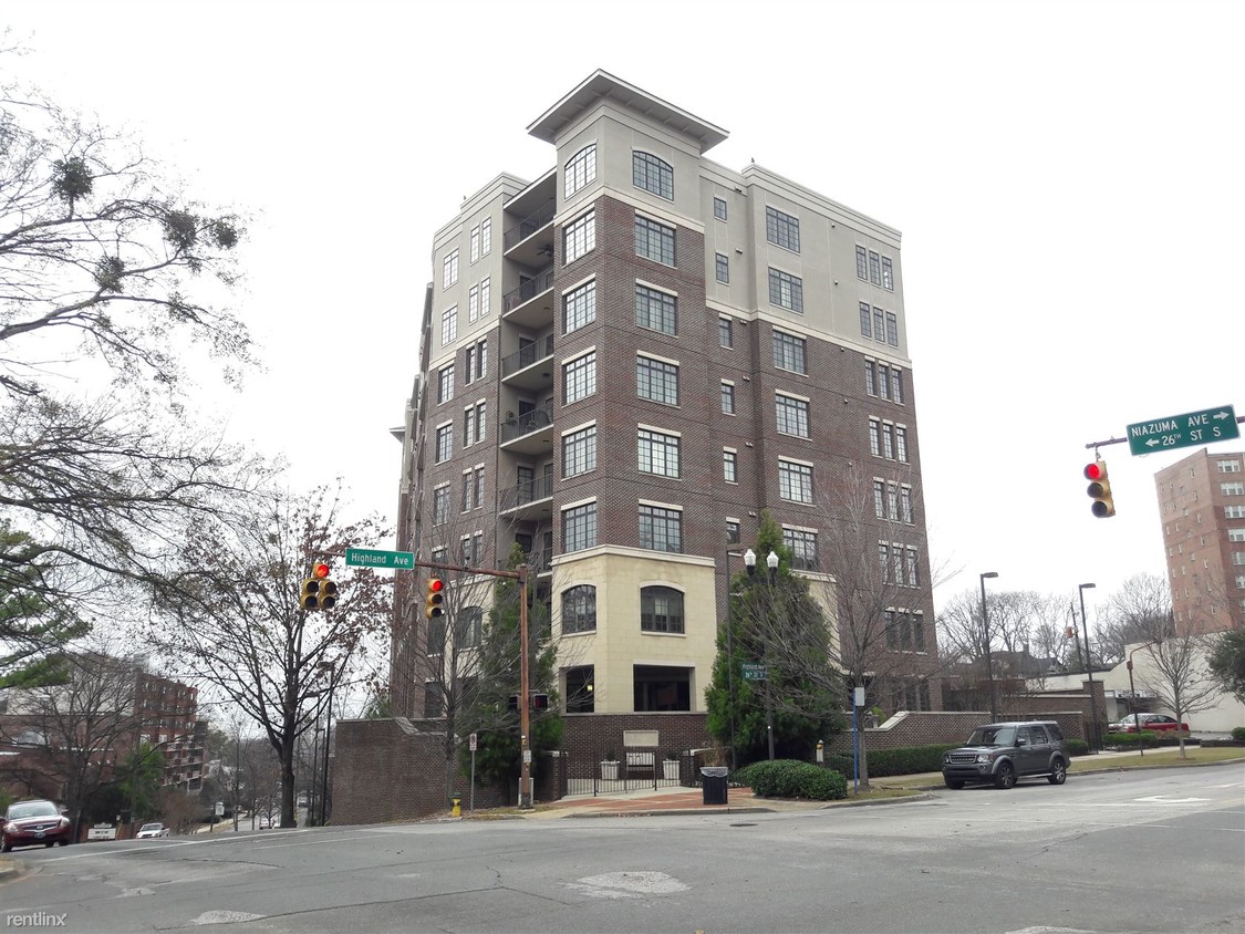 Primary Photo - 2600 Highland Ave S