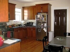 Building Photo - 364 Highland Ave