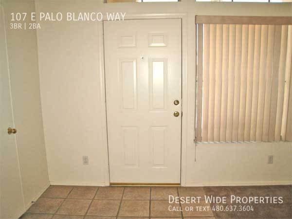 Building Photo - 107 E Palo Blanco Way