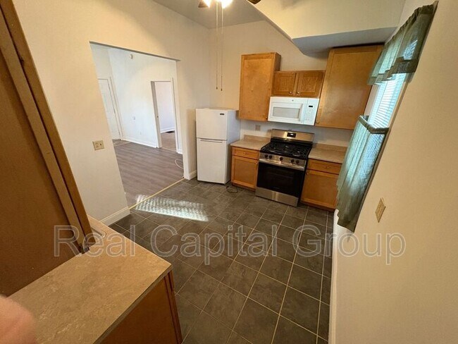 Foto del edificio - 340 N Main St