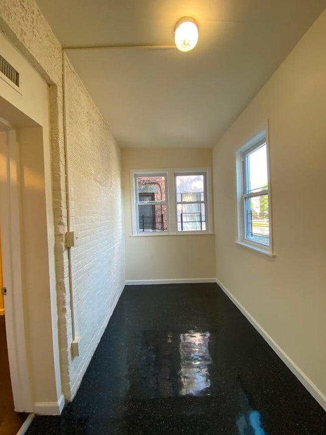 Photo - 19 Lawrence St (Yonkers, NY) Apartment