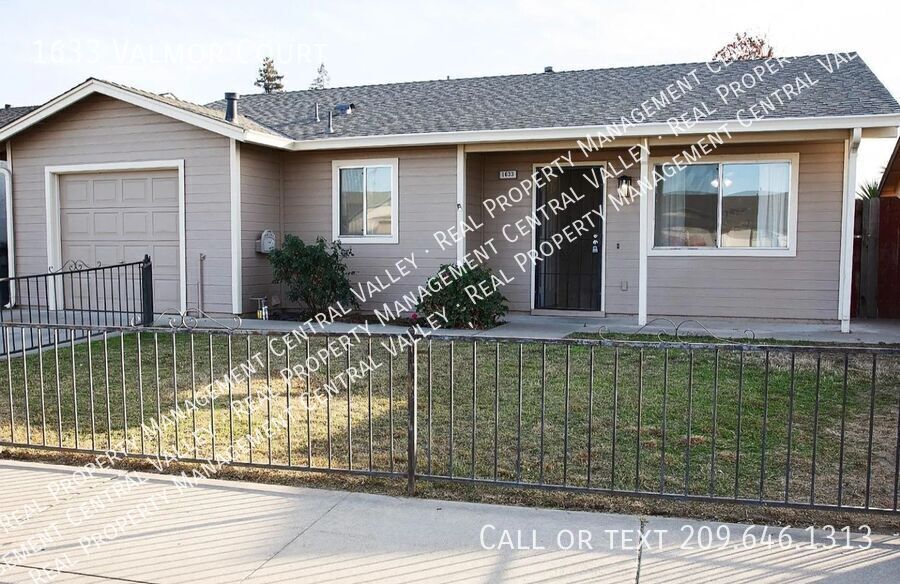 Foto principal - Cute Oakdale 3 Bedroom 2 Bath Home