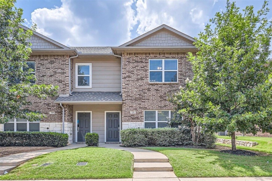 Foto principal - 1324 Lakecrest Ln