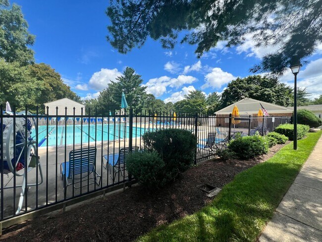 Foto del edificio - Lovely 2 BR/2 BA Condo in Germantown!