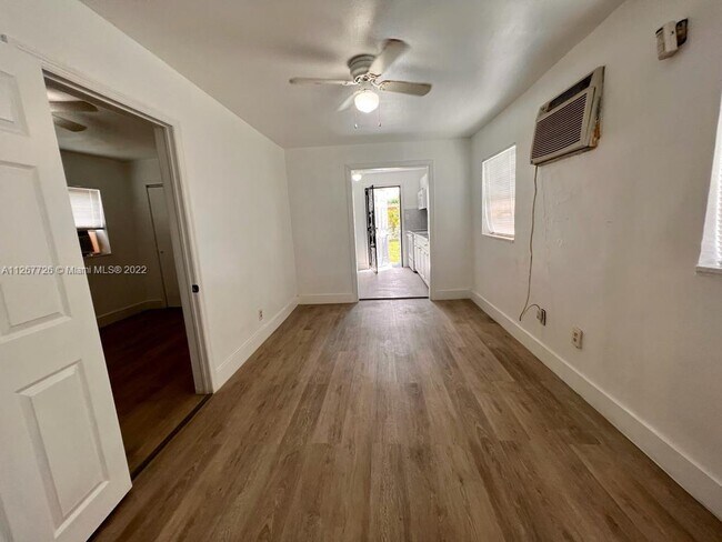 Foto del edificio - 1028 NW 100th Terrace