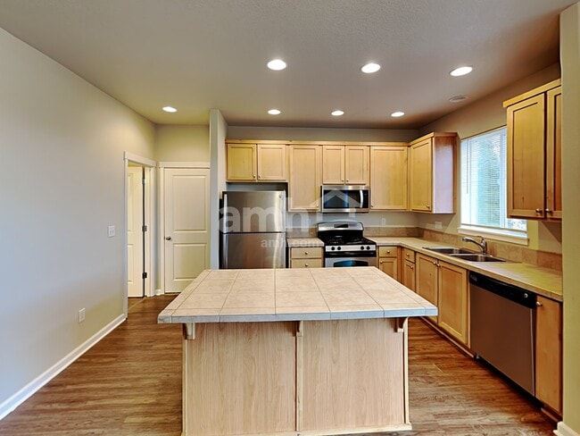 Foto del edificio - 1292 Alpine Lakes St SE