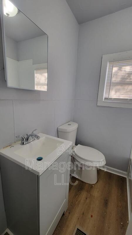 Building Photo - 123 Ward St