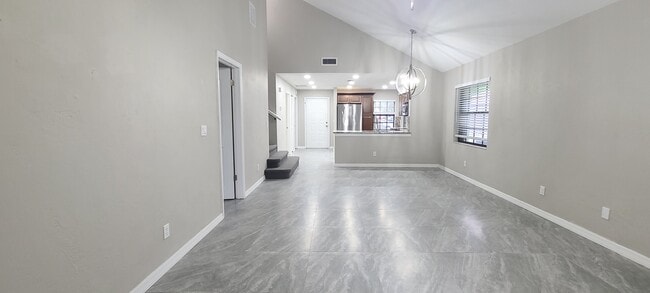 Building Photo - 1002 Stonybrook Cir