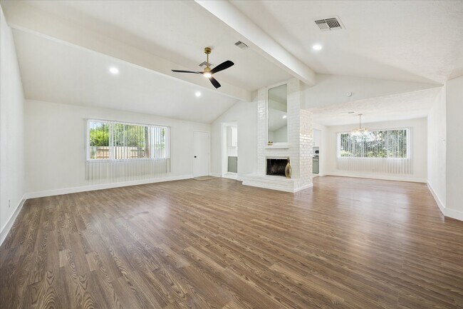 Foto del edificio - 8302 Bee Meadow Ln