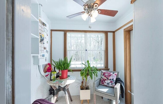 Foto del edificio - Charming 2 Bedroom Cottage in Free Union