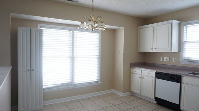 Foto del edificio - 7305 Tollhouse Dr