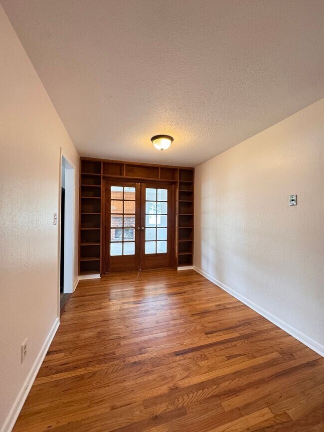 Building Photo - Great house in great location