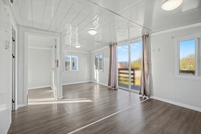 Foto del edificio - 2466 Avenue D