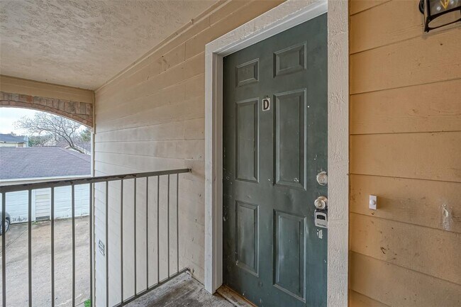 Building Photo - 10112 Emerald Gln Ln