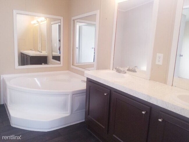 Building Photo - 1118 Redman Dr