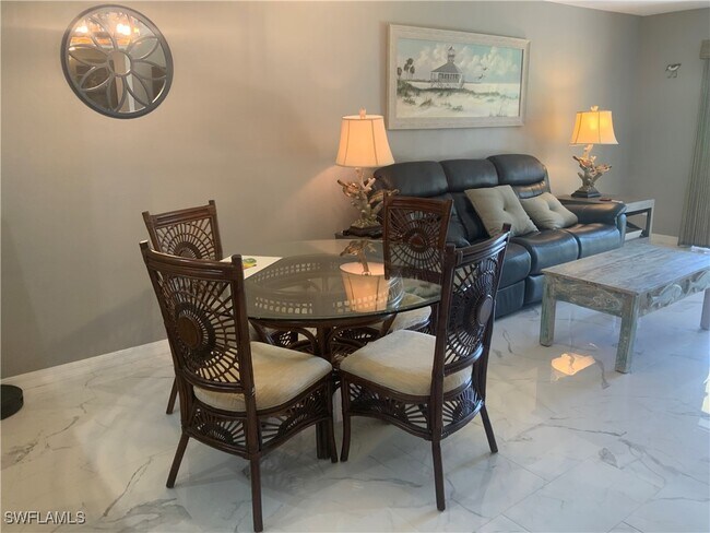 Foto del edificio - 12170 Kelly Sands Way