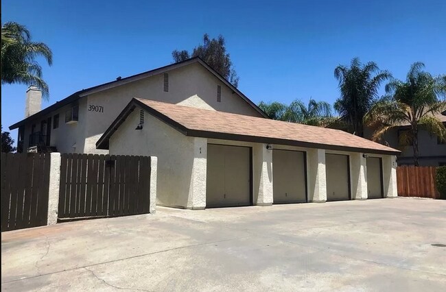 Building Photo - 39071 Agua Vis