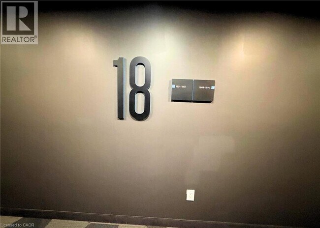 Photo du bâtiment - 5 Wellington St S