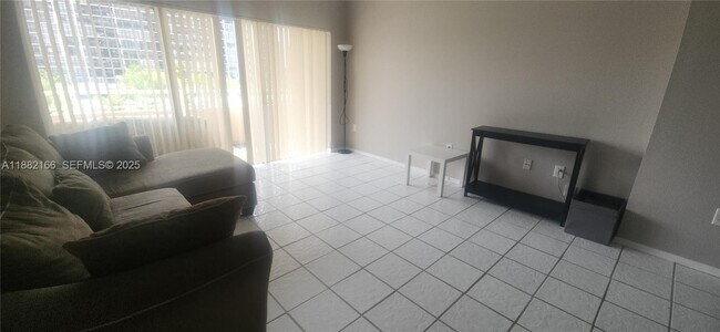 Foto del edificio - 1985 S Ocean Dr