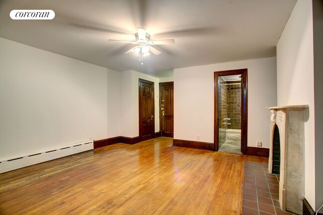 Building Photo - 148 W 70th St