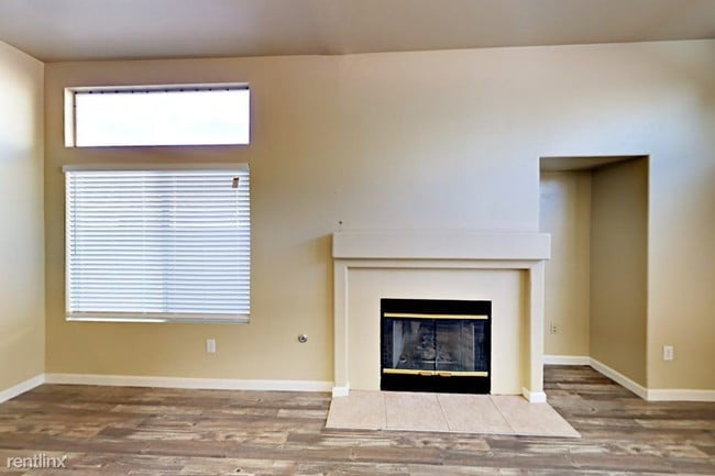 Building Photo - 600 Rio Del Sol Dr