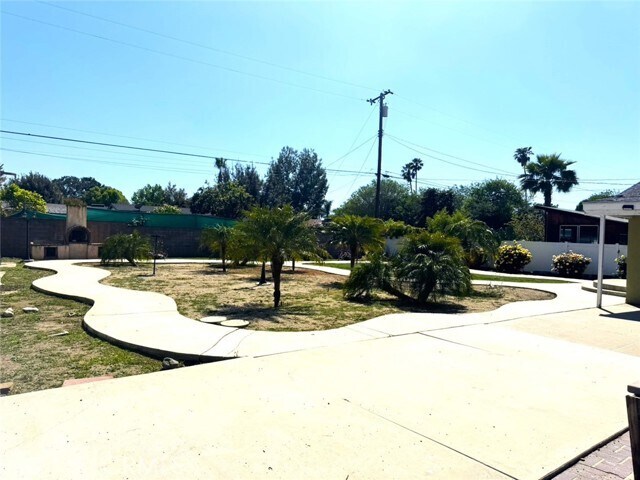 Foto del edificio - 1518 E Vine Ave