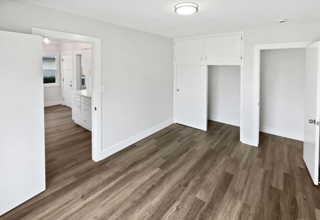 Building Photo - 704 Mountain Ave