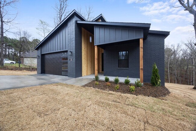 Building Photo - 40 Banff Dr