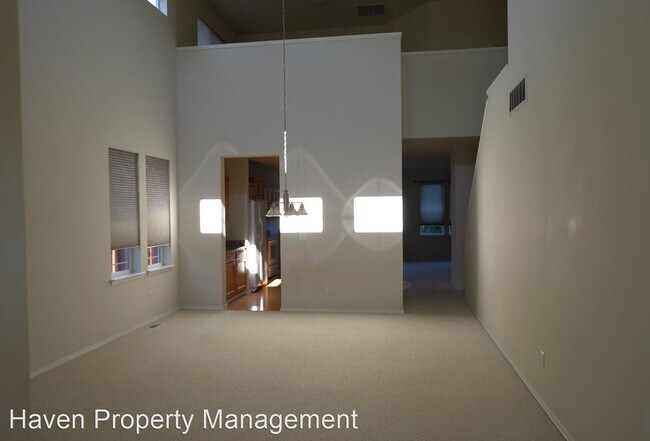 Foto del edificio - 5 br, 3 bath House - 554 Rosario Ave NE