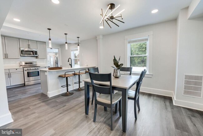 Foto del edificio - 6708 Wilson Ln