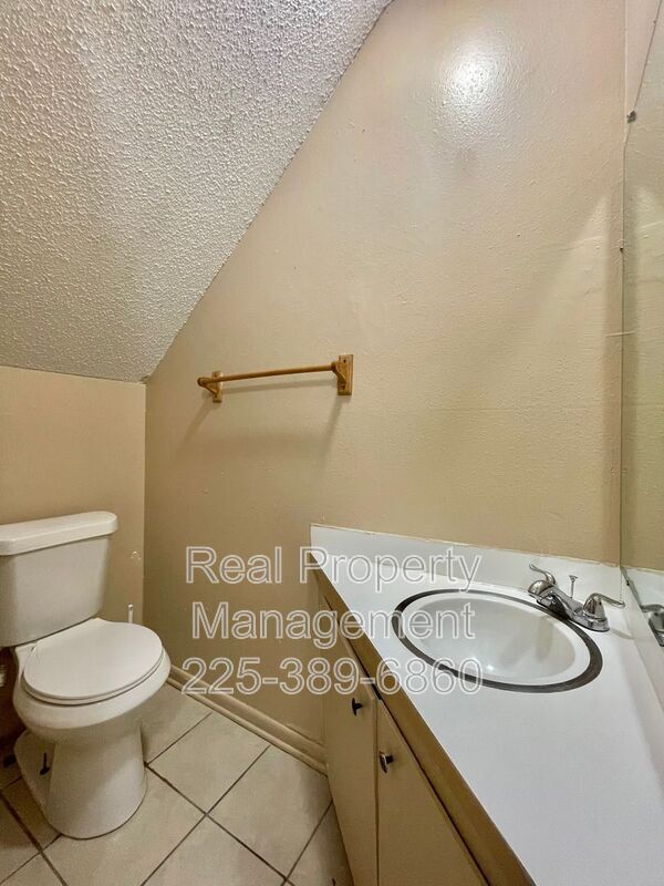 Foto del edificio - 10952 Cherry Hill Ave