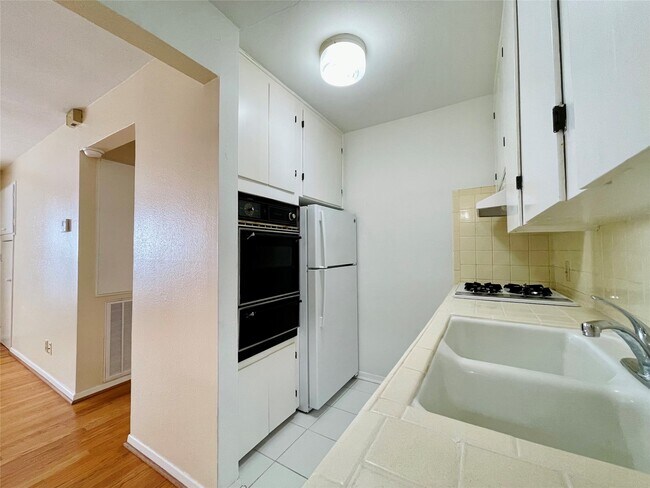 Foto del edificio - 3420 Mt Vernon St