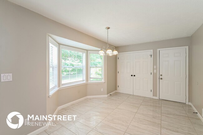Building Photo - 493 Stonemill Manor