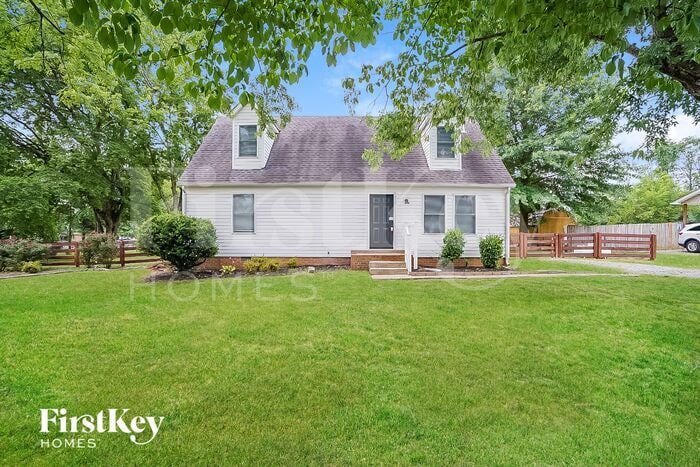 Primary Photo - 2423 Paddock Dr