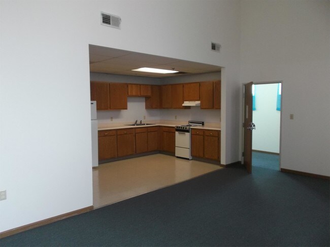Building Photo - 405 S Blackhoof St