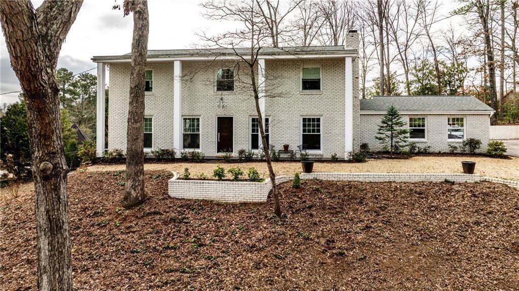 Primary Photo - 800 Glenairy Dr NE