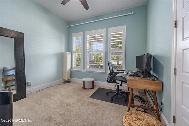 Foto del edificio - 70 Atlas Dr