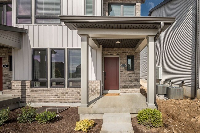 Foto del edificio - Brand New Construction, 3 bed, 2.5 Bath Townhome