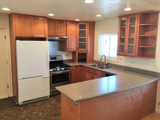 Foto del edificio - 1761 Berrydale St