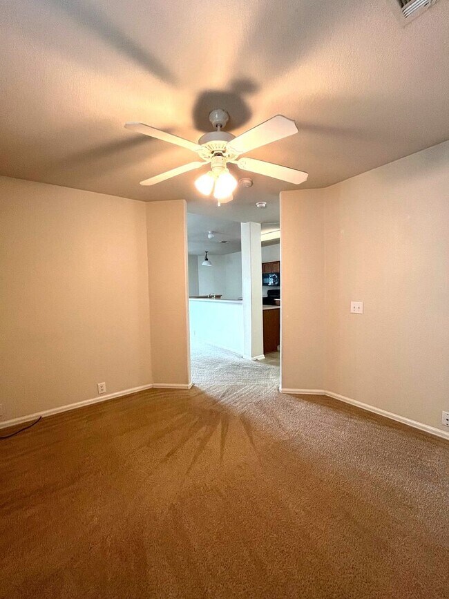 Building Photo - 3722 Sausalito Fern