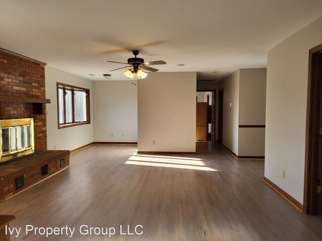 Building Photo - 3 br, 2.5 bath House - 8411 Beatties Ford Rd