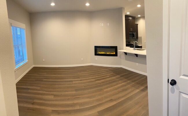 Building Photo - 16587 SE Sunshower Pl