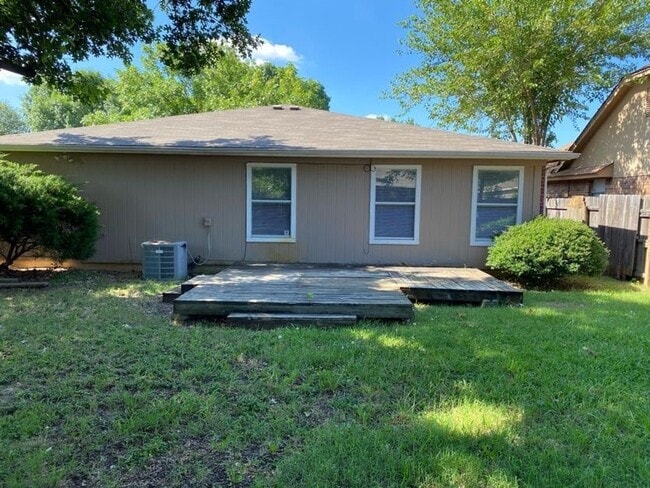 Building Photo - Nice 1 Story home in Crowley ISD