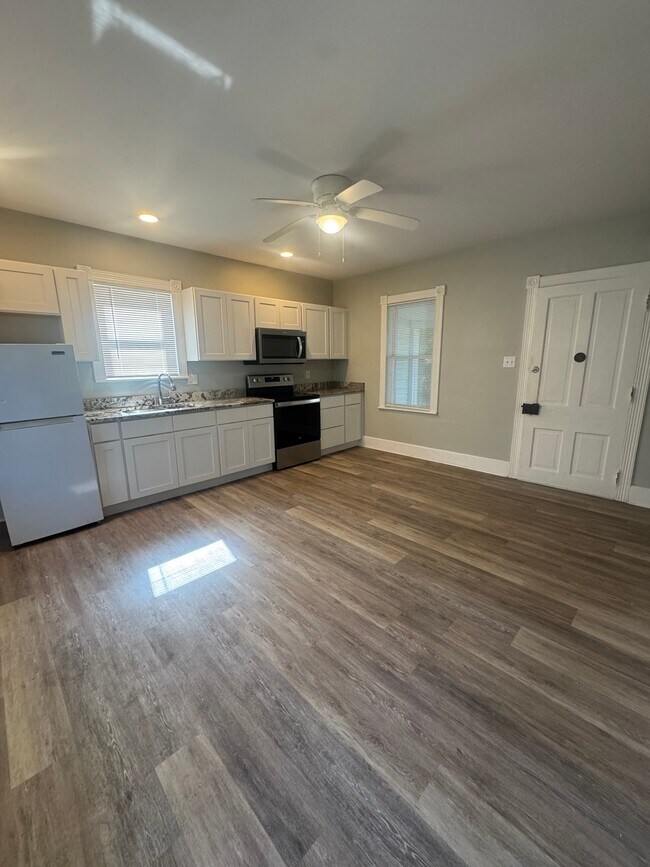 Foto del edificio - 5900 Sullivan Trail