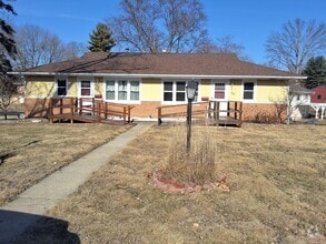 Building Photo - 5315-5315 W Woodale Ct