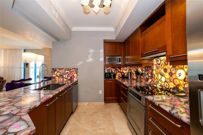 Building Photo - 333 Las Olas Way