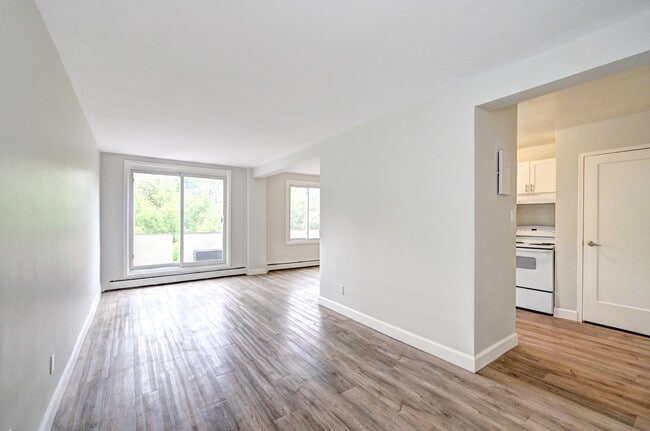 Building Photo - Ravine View Apartments