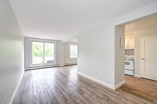 Photo du bâtiment - Ravine View Apartments